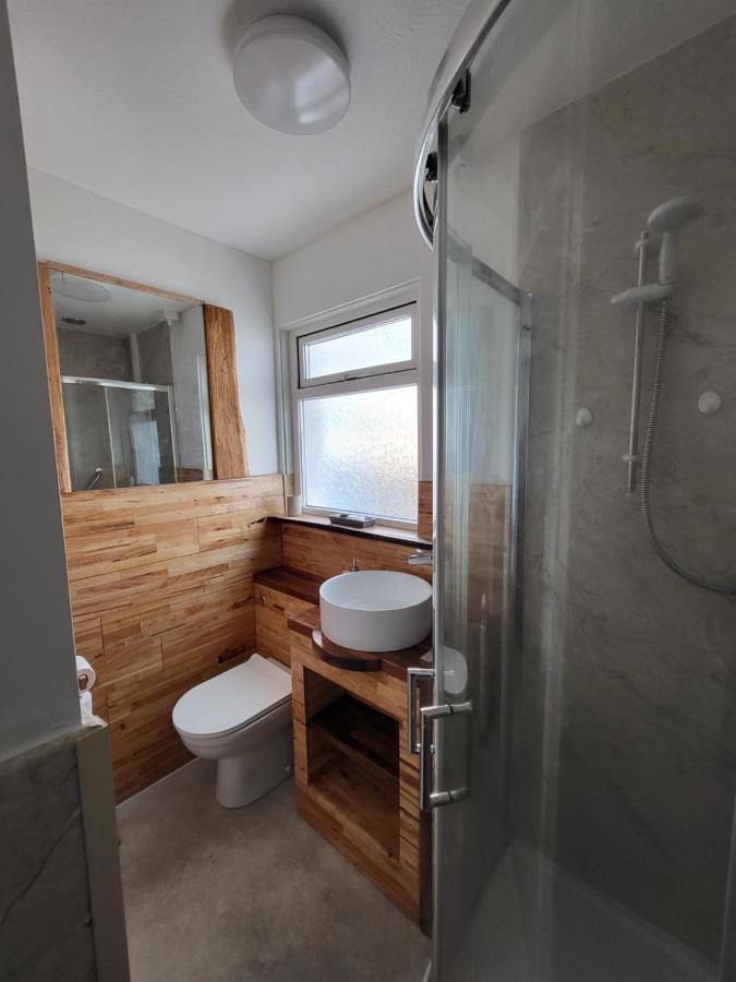 A Great Place For You And Your Dog To Stay Falmouth Exterior photo